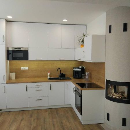 Moderny Apartman S Krbom A Klimatizaciou เปรเชา ภายนอก รูปภาพ
